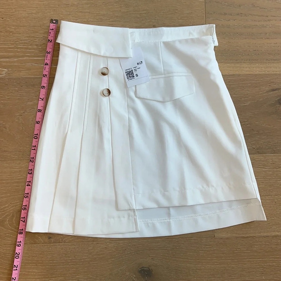 Forever21 White Asymmetrical Pleated School Girl Tiered Button Mini Skirt Small - Picture 12 of 15